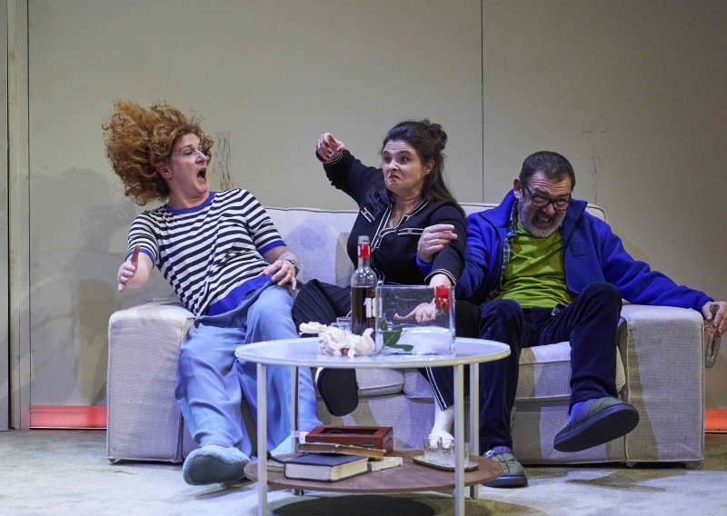 'Mama se opila ko majka': Tomašević, Thompson, Trump i Putin u sporoj predstavi o - alkoholizmu