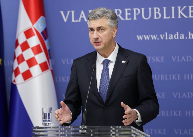 Plenković: 'Svjedočimo ogromnim tektonskim promjenama, a neki se bave kavicama. To je patetično'