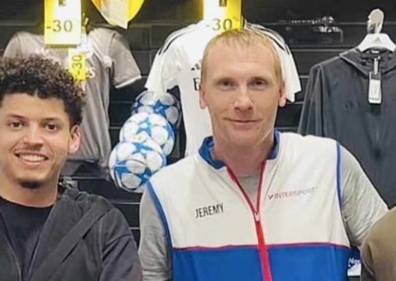 Igrao je u najjačoj Barceloni u povijesti, a sad radi kao prodavač. 'Neću to raditi zauvijek...'