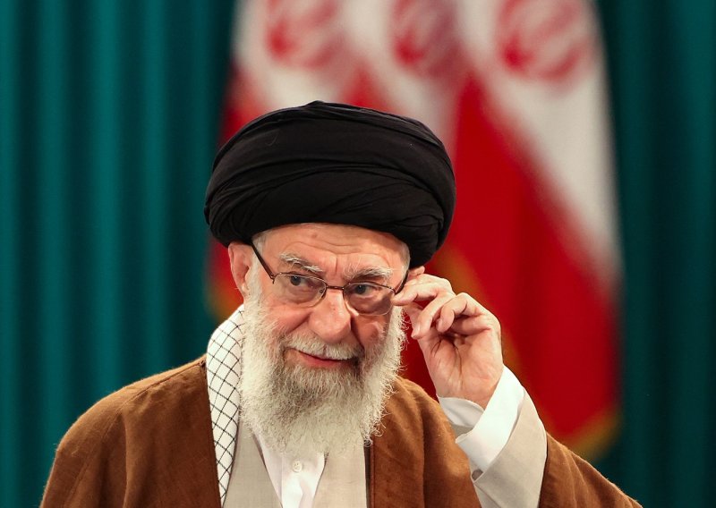 Cure novi detalji o smrti Hameneija: Ključni faktor bila je pomoć prometnih kamera