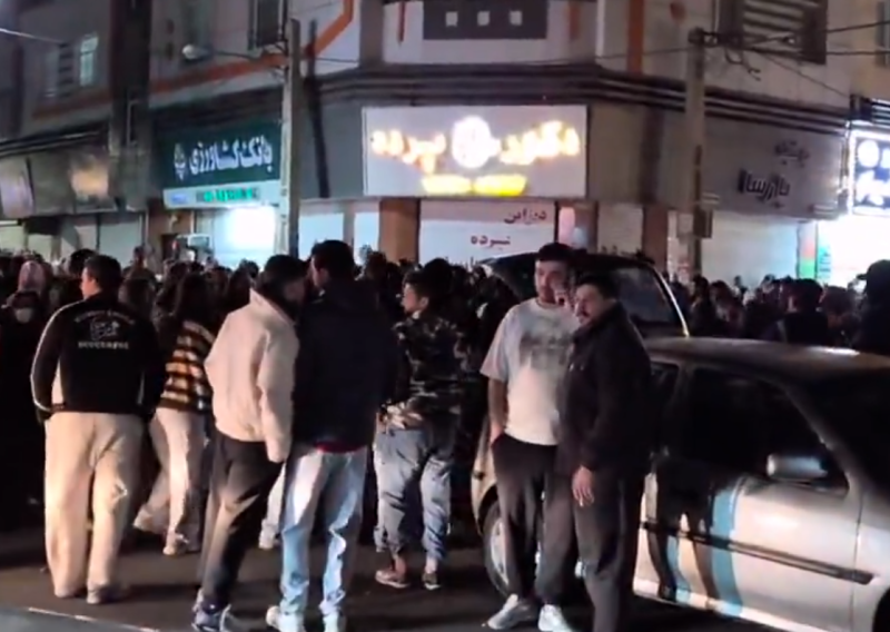 Stižu prve snimke: Pogledajte slavlje na ulicama Teherana