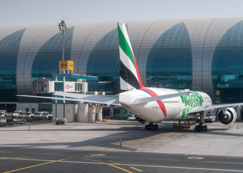 Tijekom iranskog noćnog napada oštećena zračna luka u Dubaiju, četvero ozlijeđenih