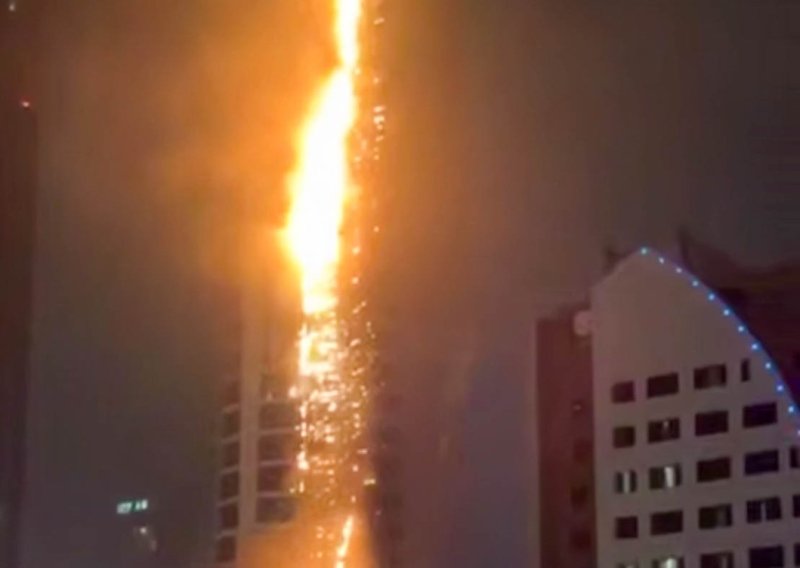 Izbio požar u poznatom hotelu Burj al-Arab nakon napada iranskog drona