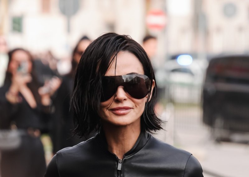 Demi Moore prekršila vlastito pravilo i ošišala dugu kosu: Objasnila svoju drastičnu odluku