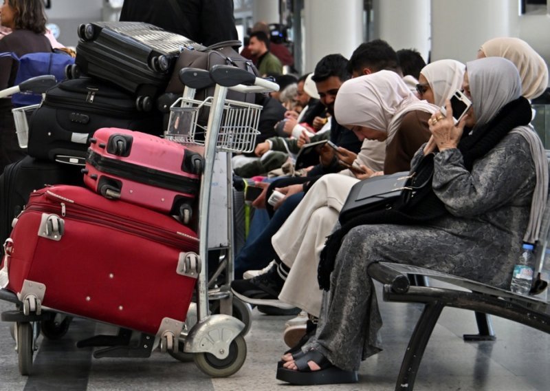 Tisuće ljudi zaglavile na aerodromima: Napad na Iran drastično će povećati cijene avionskih karata