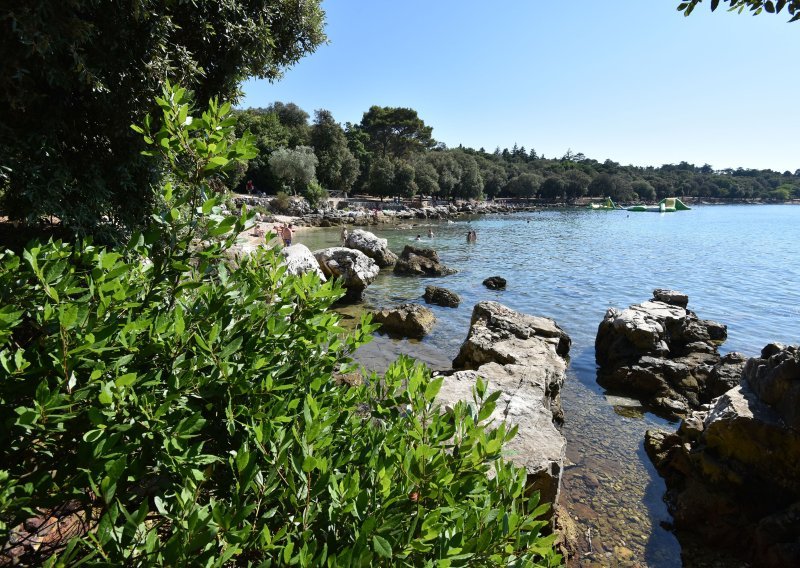 U rovinjskoj uvali Lone izvađena mina iz Drugog svjetskog rata teška preko pola tone