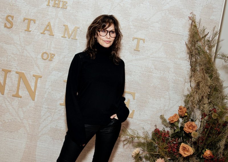 Gina Gershon progovorila o kultnom filmu 'Showgirls' pa otkrila zašto je odbila Princea