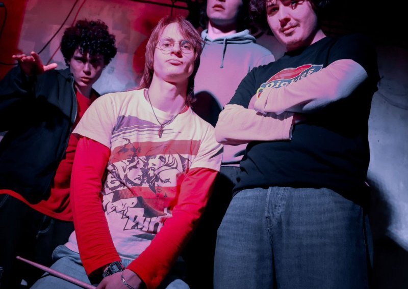 Miris Grada predstavlja album 'Daj odrasti' i singl 'Osmi mjesec'