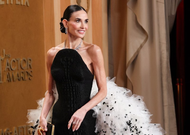 Demi Moore servirala modnu dramu: Ovakvu haljinu treba znati nositi