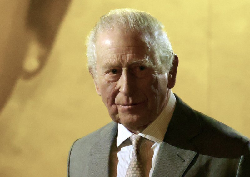 Kralj Charles u središtu skandala: Traže da otkaže posjet Trumpu