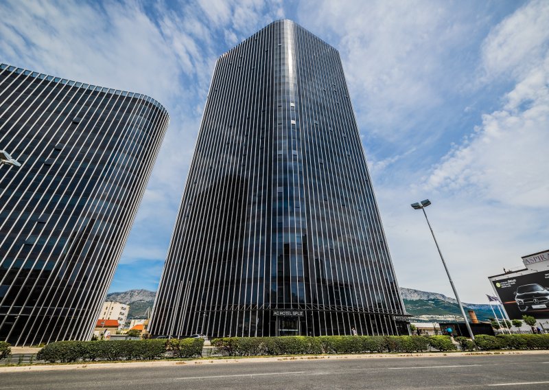 Padobranom skočio s najvišeg nebodera u Hrvatskoj, pao je na automobil