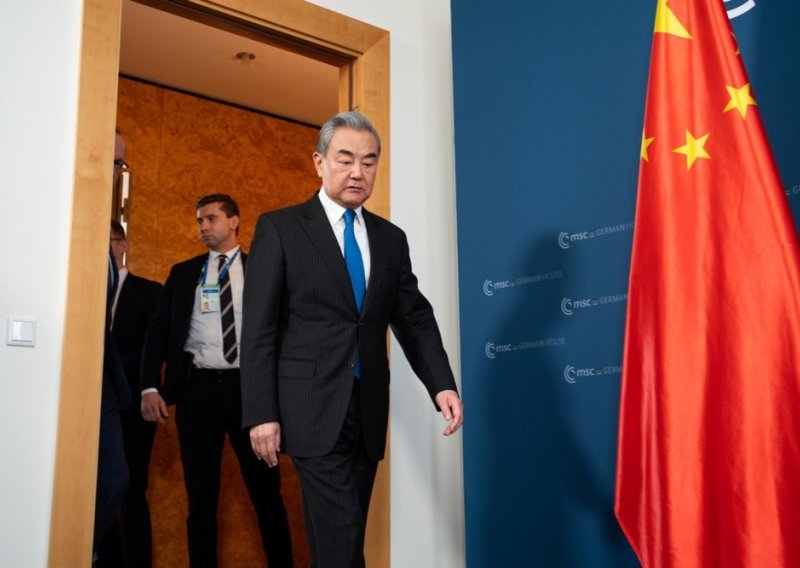 Kina poručila Izraelu: Prestanite napadati Iran