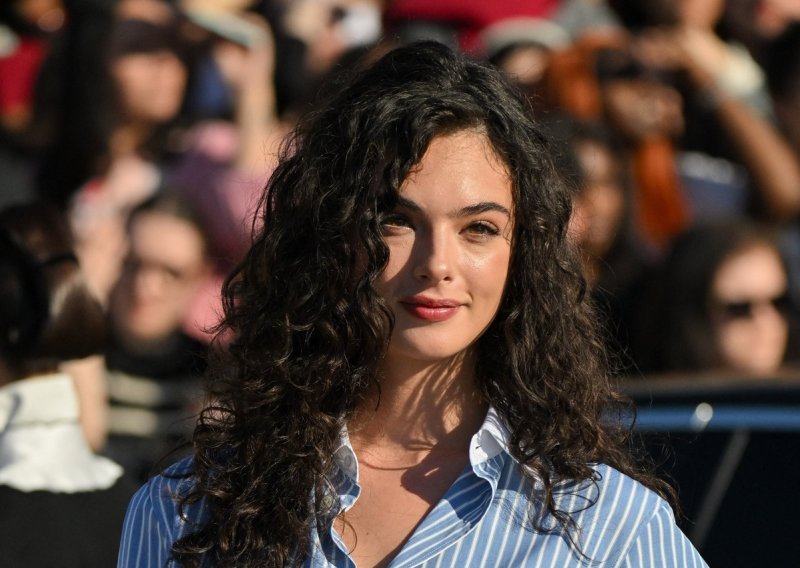 Jednostavno, a tako efektno izdanje: Lijepa kći Monice Bellucci blistala u prvom redu