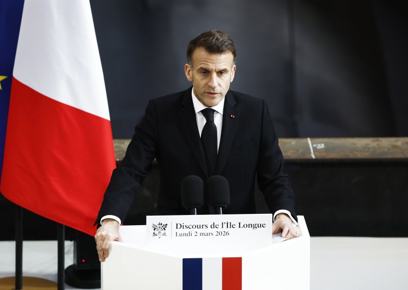 Macronovo obraćanje naciji: Šaljemo nosač zrakoplova u Sredozemno more