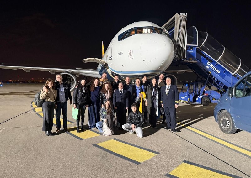 MVEP: Hodočasnici evakuirani iz Izraela sletjeli su u Zagreb