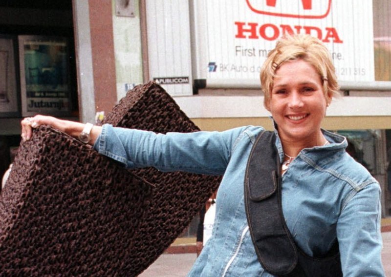 Marina Perazić zapjevala u rodnoj Rijeci: Pogledajte kako danas izgleda ikona 80-ih