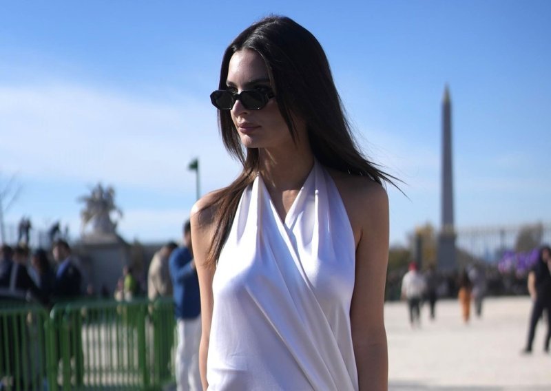 Emily Ratajkowski otkrila jednostavnu modnu formulu večernji izlazak, a top koji nosi je fantastičan