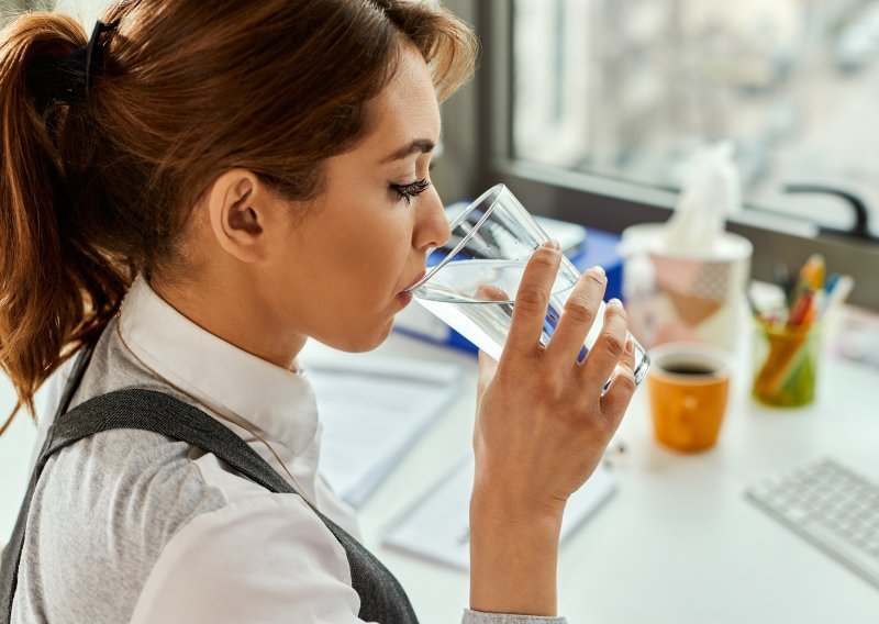 Stručnjaci upozoravaju na navike zbog kojih ste dehidrirani iako pijete dovoljno vode