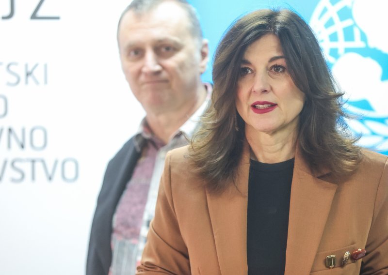 Sanja Musić Milanović modno riskirala sakoom, ali pažnju je ukrala promjena frizure