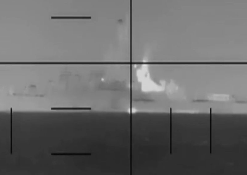 Pogledajte trenutak kada je američka podmornica raznijela iranski ratni brod