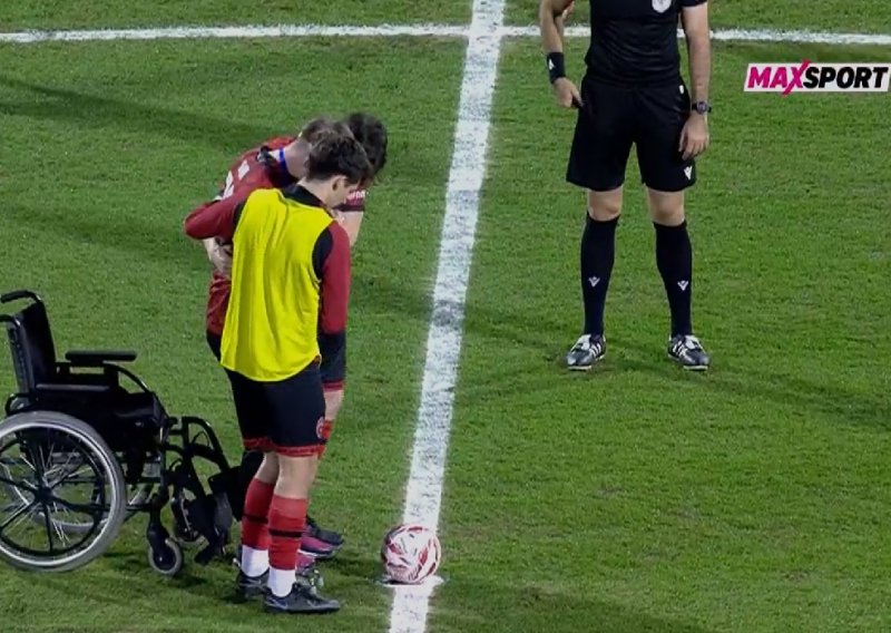 Emotivna priča s Maksimira: Početni udarac izveo mladić koji se oporavlja od teške nesreće