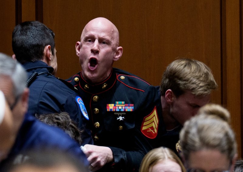 VIDEO Dramatične scene u Kapitolu, ozlijeđeni policajci: ‘Nitko se ne želi boriti za Izrael!‘