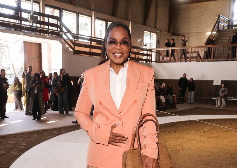 Zapanjujuće vitka Oprah u komadu oko kojeg se uvijek vode modni ratovi – ili ga obožavate ili mrzite