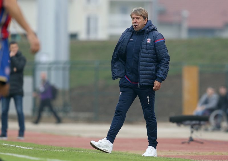 'Ozbiljnom klubu se ne smiju događati takve gluposti. Pa Hajduk je zbog iste stvari već izgubio prvenstvo'