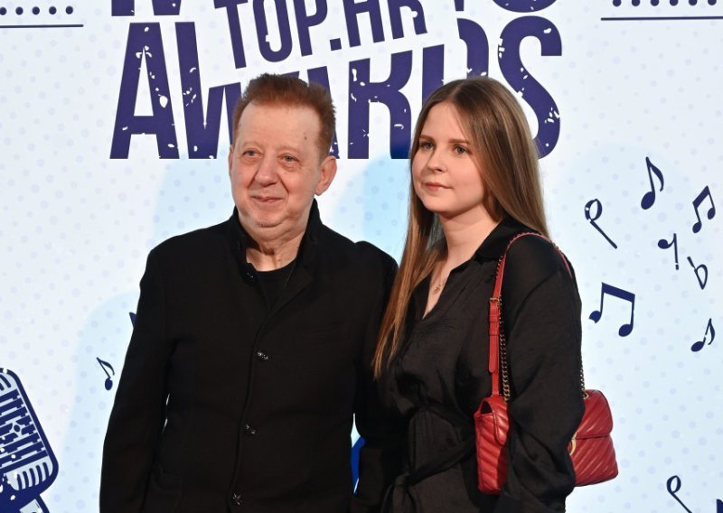 Jasenko Houra nastavlja s hit videima: Legendarni roker i kći ponovno zaplesali na TikToku