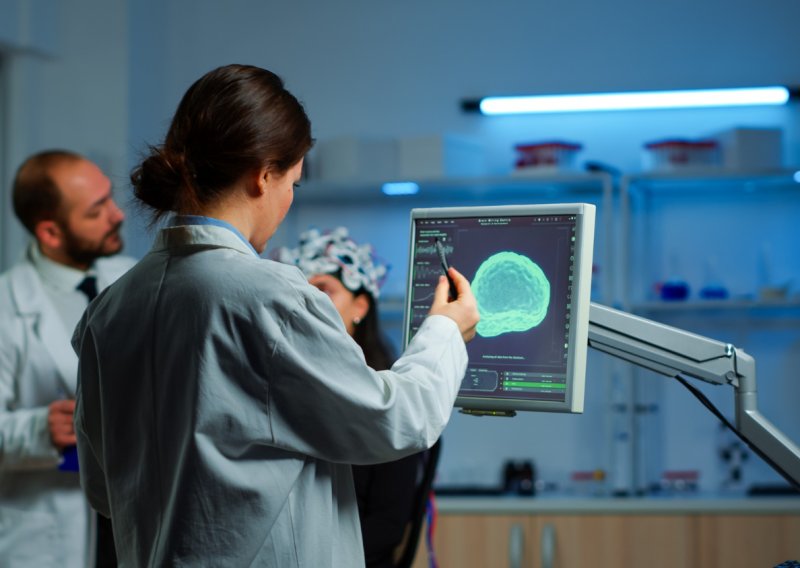 Znanstvenici su upravo otkrili kako se mozak brani od Alzheimerove bolesti