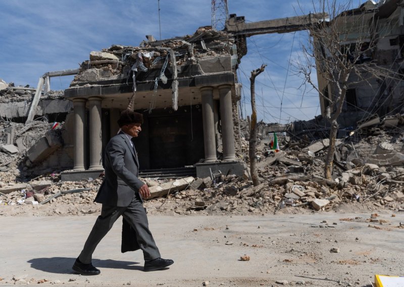 Iran ponovno zaprijetio Europskoj uniji, u Teheranu uništen najveći sportski objekt u Iranu