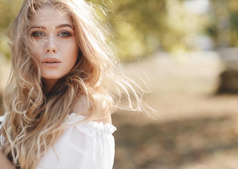 Kosa vam je nakon zime neposlušna i suha poput slame? Ovo su najvažniji koraci u njezi