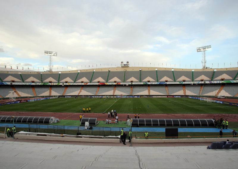 Razoren najveći sportski objekt u Iranu: Pogledajte kako je stadion Azadi pretvoren u prah i pepeo