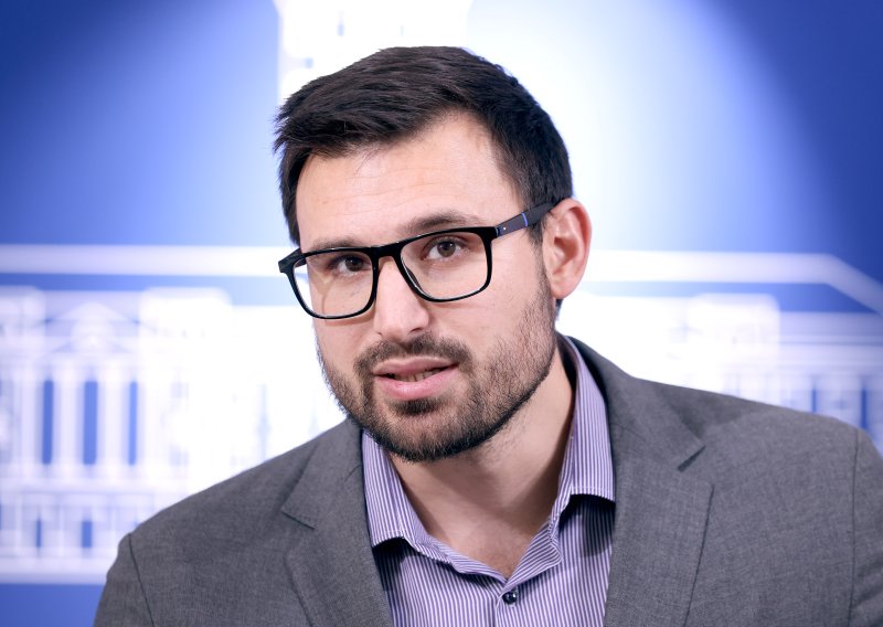 Živković sasuo paljbu po Poreznoj upravi: 'Brojni građani su uznemireni'