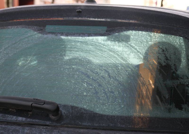 Brisači vam ostavljaju tragove na staklu? Evo što prvo napraviti prije kupnje novih