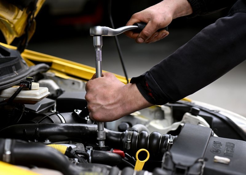 Popravak automobila sve skuplji: Evo zašto je svaki odlazak kod mehaničara udarac na džep