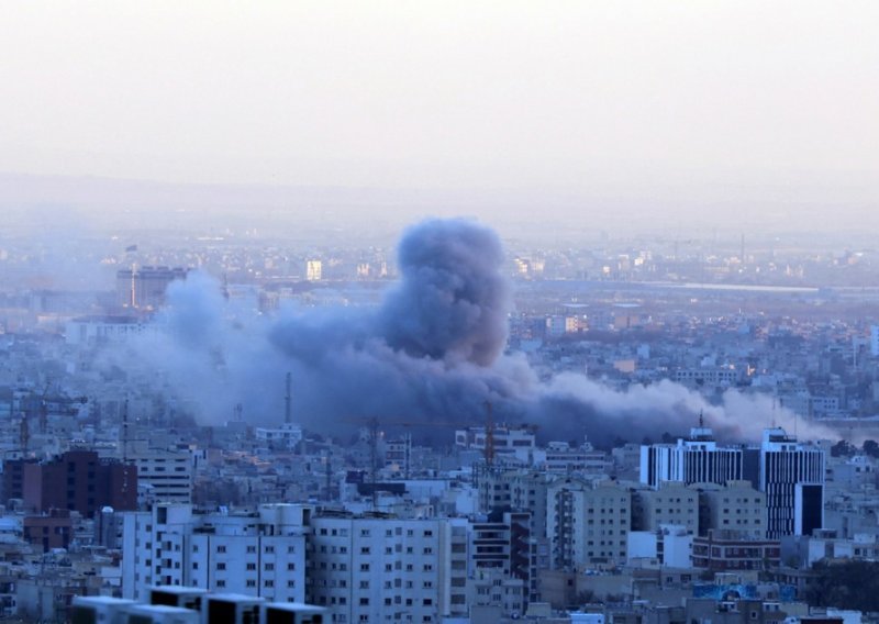 Trumpov ultimatum na stolu, vrijeme curi: Pentagon iznenada otkazao presicu