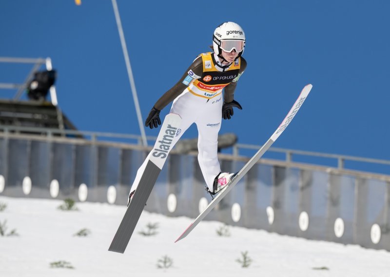 Nika Prevc pobjedom u Lahtiju do svjetskog rekorda