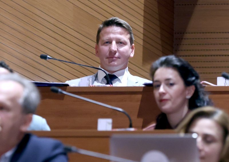 Plenkovićeva većina dobila novog člana: 'Popio sam famoznu kavu'