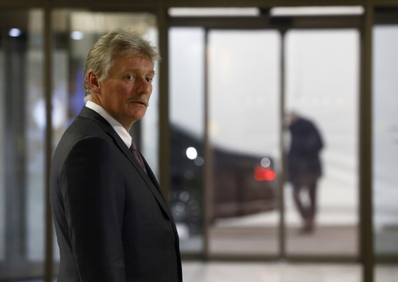 Peskov: Putin nije tražio od oligarha da doniraju novac za rat u Ukrajini