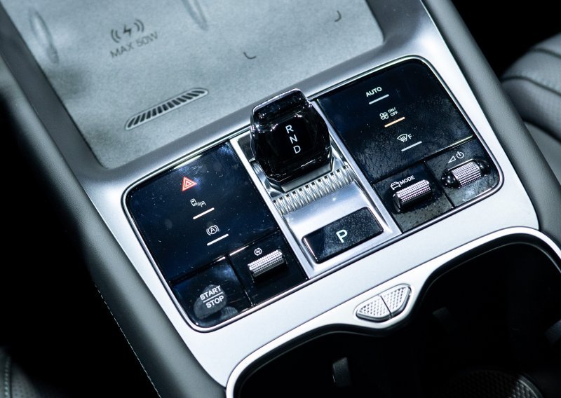 Jedna oznaka na mjenjaču može pomoći u vožnji, ali i povećati potrošnju ako je koristite pogrešno