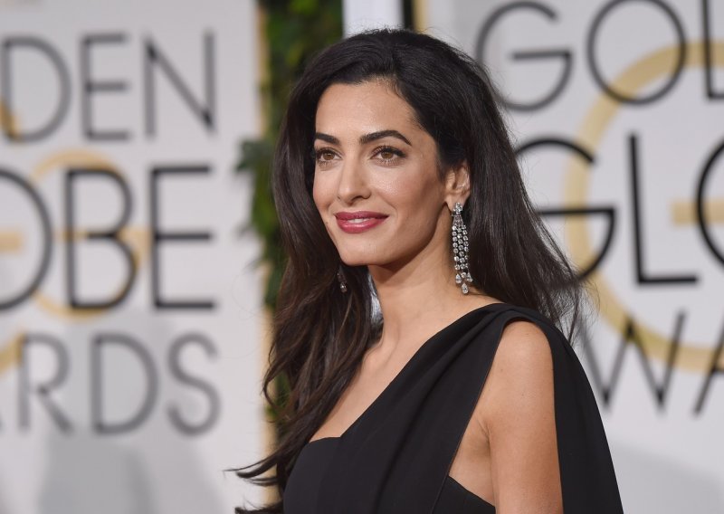 Amal Clooney ne treba pomoć stilista