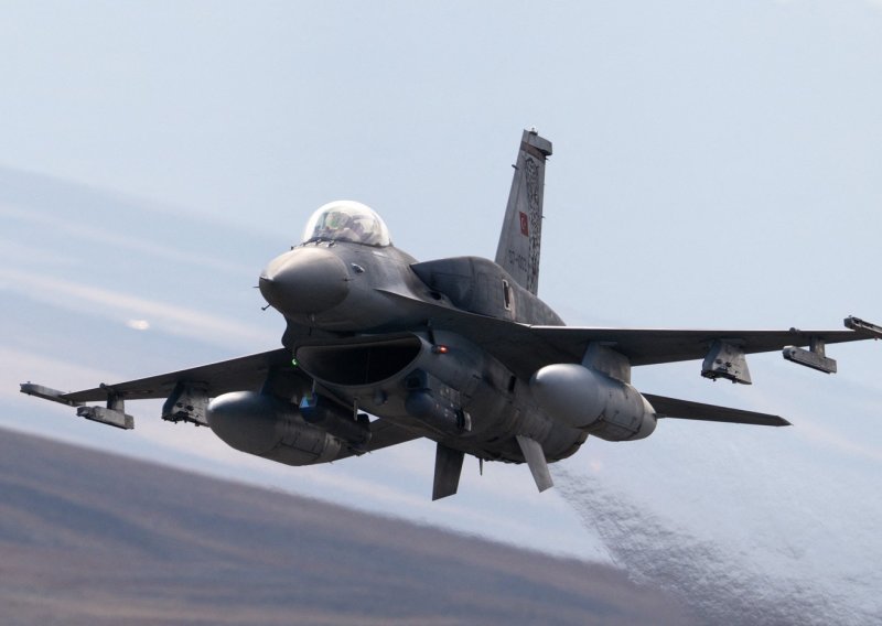 Turska šalje borbene avione na Cipar?