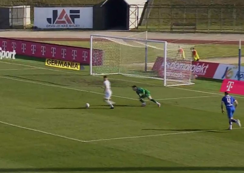 Pogledajte nevjerojatnu glupost golmana Slavena iz koje je Gorica povela