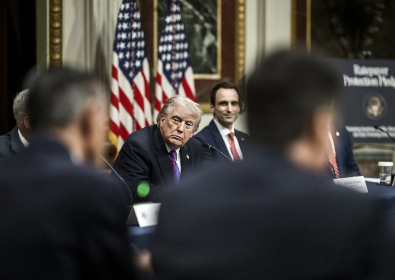 Trump: Kuba je na kraju puta, pregovaraju samnom i Rubijom