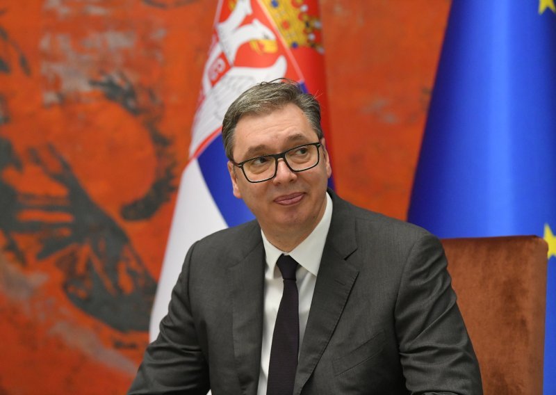 Vučić: Dačić uskoro izlazi iz bolnice, liječenje u inozemstvu koštalo bi ga kao petogodišnja plaća