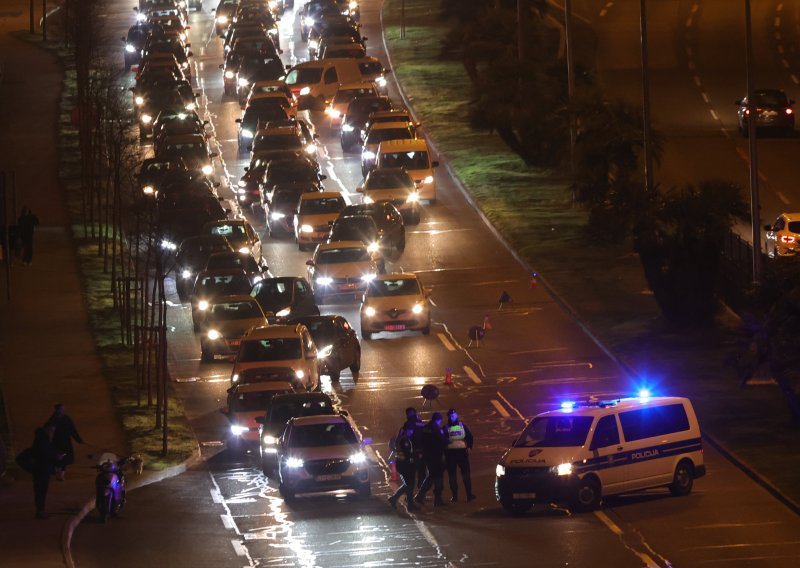 Što se događa u Splitu? Na ulazu u grad 'krkljanac', posvuda policija