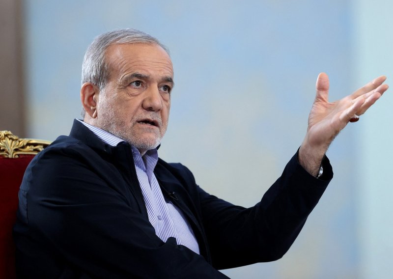 Politički potres u Iranu: Predsjednik se ispričao, a onda je javno reagirala vojska