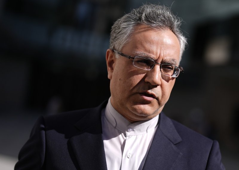 Iranski veleposlanik: 'Ako se Britanija uključi u napade, njihove baze postat će mete'