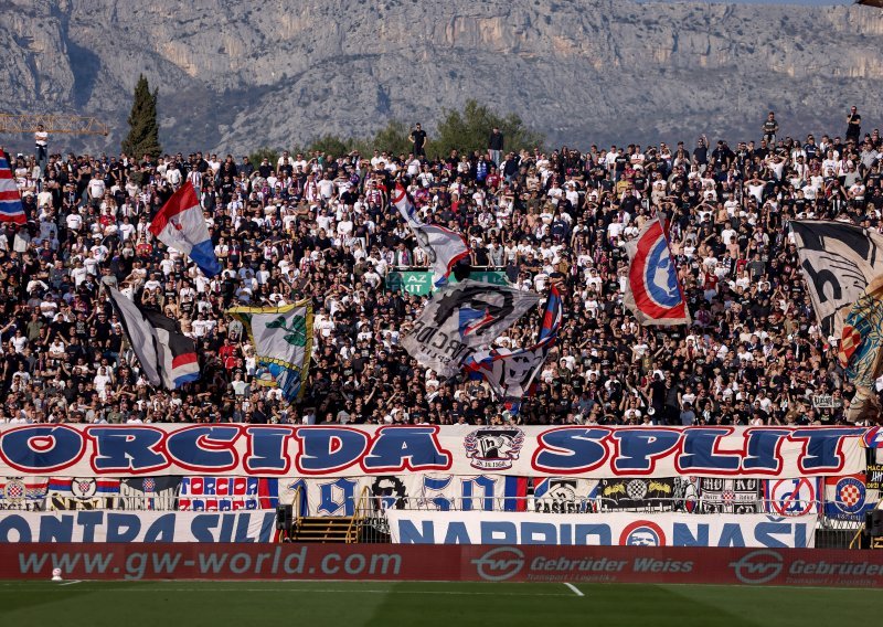 Pogledajte kako su igrači Hajduka napustili travnjak nakon poraza od Dinama
